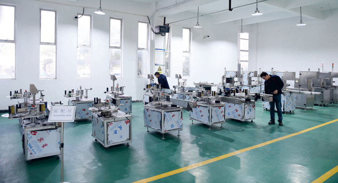 Suzhou Lingyao Intelligent Equipment Co., Ltd. ligne de production du fabricant