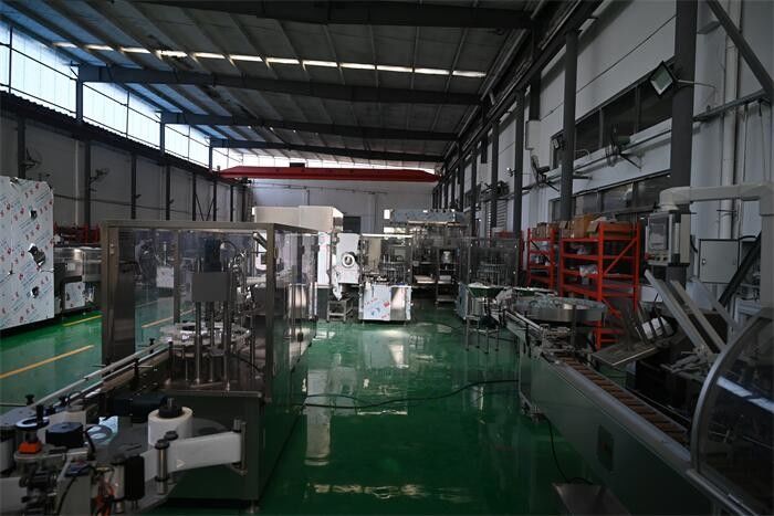 Suzhou Lingyao Intelligent Equipment Co., Ltd. ligne de production du fabricant