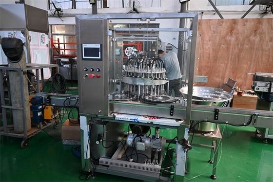 Acheter Machine de remplissage de bouchons de gouttes pour les yeux avec HMI de contrôle PLC pour la conformité aux BPF dans le remplissage stérile du flacon fabrication en ligne