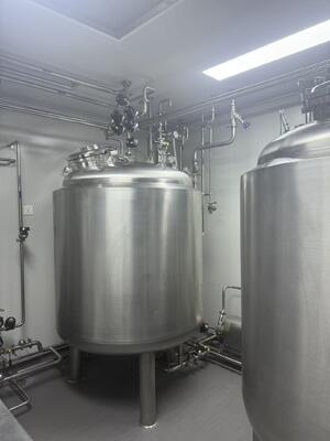 Acheter Ligne de remplissage et de scellage stérilisante pour ampoules de 1 à 2 ml, alimentation automatique d'ampoules, monobloc compact AGF-2S de 15000 pièces/h fabrication en ligne