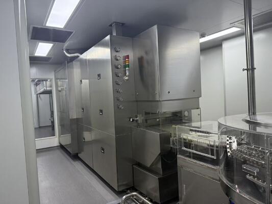 Acheter Ligne de scellage de remplissage pour lavage d'ampoules de 10 ml, zone laminaire ISO 5, 15 000 pièces/h ± 0,5 % de remplissage de précision AGF-12S fabrication en ligne