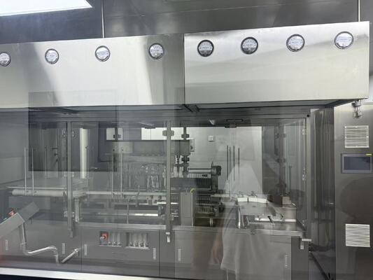Acheter Machine de remplissage d'ampoules de production stérile pour ampoules de 1 à 2 ml avec remplissage automatique et scellage à la flamme fabrication en ligne