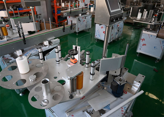 Machine d' étiquetage pharmaceutique Étiquetage entièrement automatique sur flacons, ampoules avec contrôle PLC