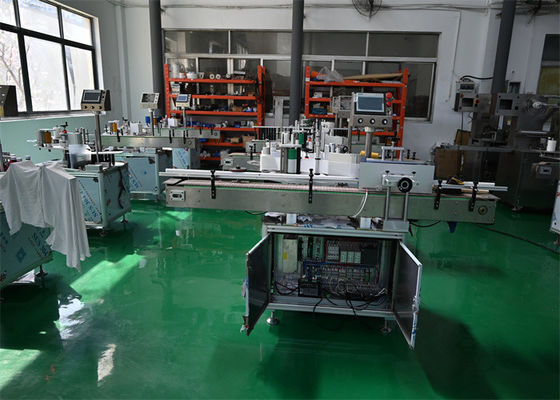 machine d'étiquetage pharmaceutique Système PLC écran tactile, moteur Siemens emplacement précis des étiquettes