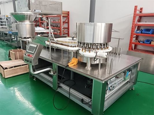 Un bon prix. Machine automatique de remplissage et de bouchon pour produits pharmaceutiques liquides et en poudre en ligne