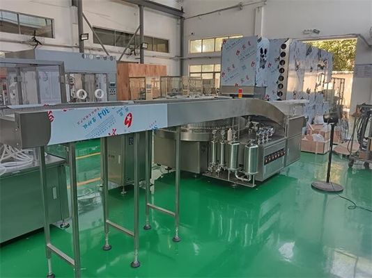 Un bon prix. Machine automatique de remplissage et d'étanchéité d'ampoules stériles avec technologie de pompe en céramique, faible rupture et production à grande vitesse en ligne