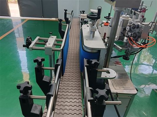 Un bon prix. Vitesse d'étiquetage 300-500 bouteilles/min Machine d'étiquetage pharmaceutique pour un processus d'étiquetage rapide en ligne