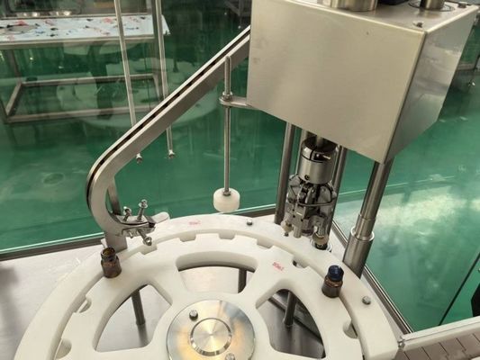 Machine de fermeture de flacon pour flacons médicaux de 2 à 500 ml avec norme GMP, lames à fermeture multiples, fermeture à grande vitesse