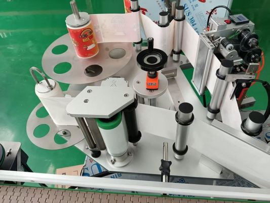 Machine d'étiquetage automatique polyvalente pour les bouteilles en verre et en plastique de 20 à 1500 ml avec codage au ruban de carbone